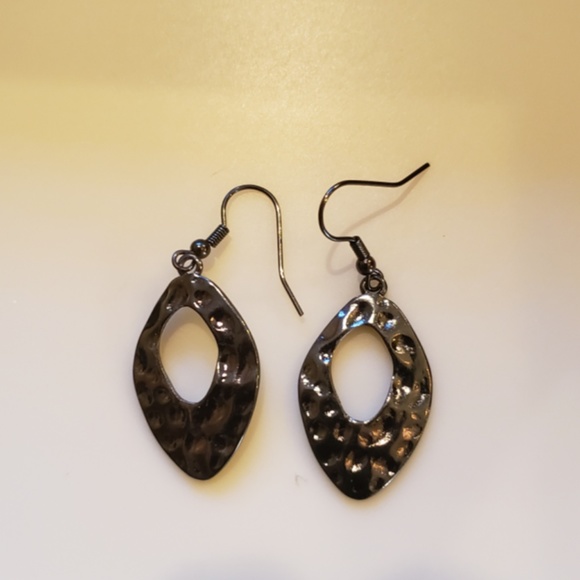 Black, Hammered Metal, Necklace and Earrings Set - Picture 3 of 8